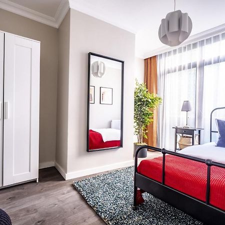 Central Flat With Sleek Interior In Sisli Istanboel Buitenkant foto